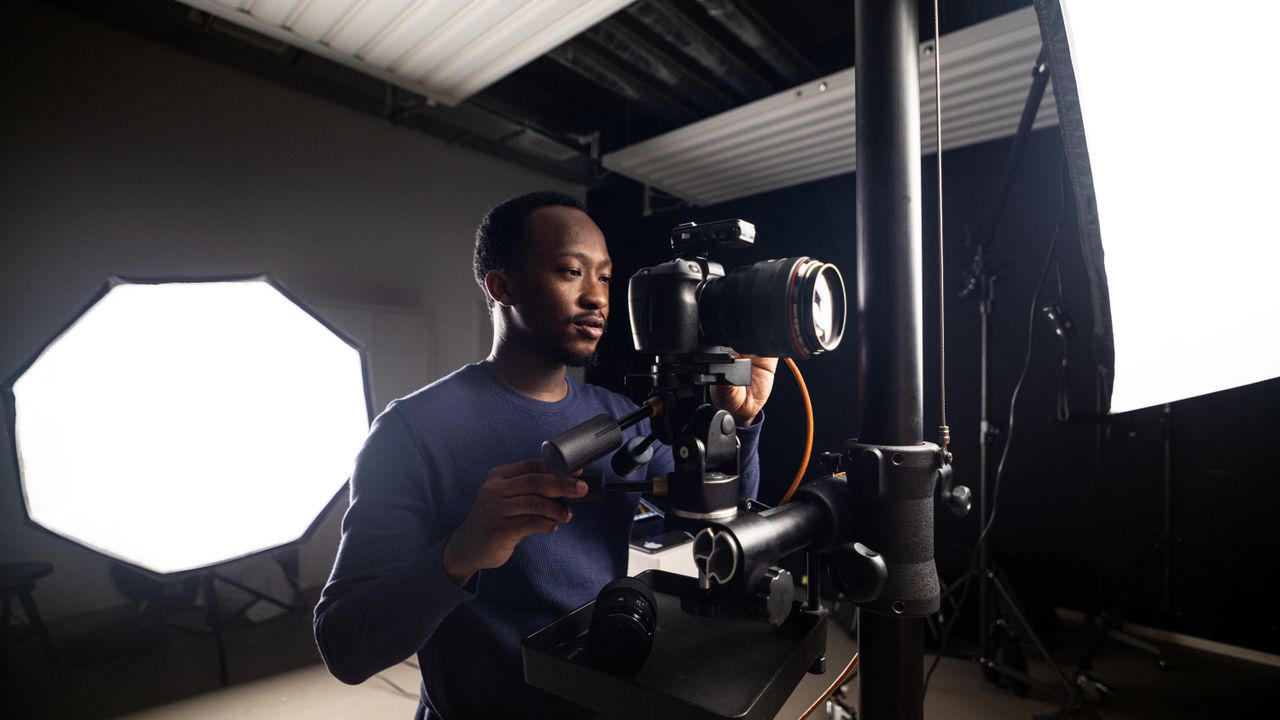 Sessão de fotografia num estúdio com iluminação profissional em Lisboa