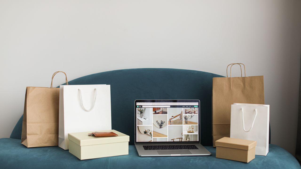 Equipa a planear conteúdo e guias de produto para uma loja Shopify em Lisboa