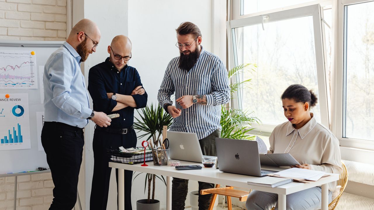 Fundadores de startup a planear estratégia de conteúdo e SEO em Portugal